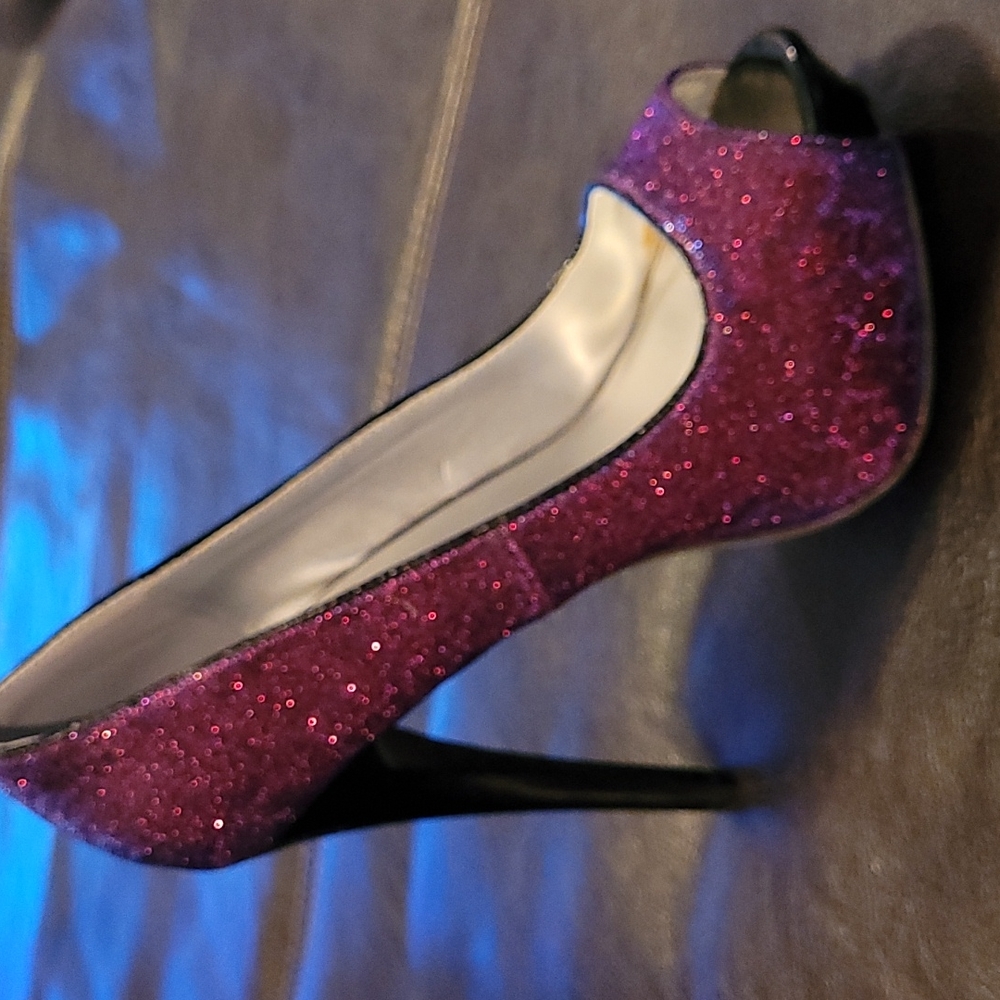 Shi by Journey's 5" purple glitter textured heels size 7 1/2